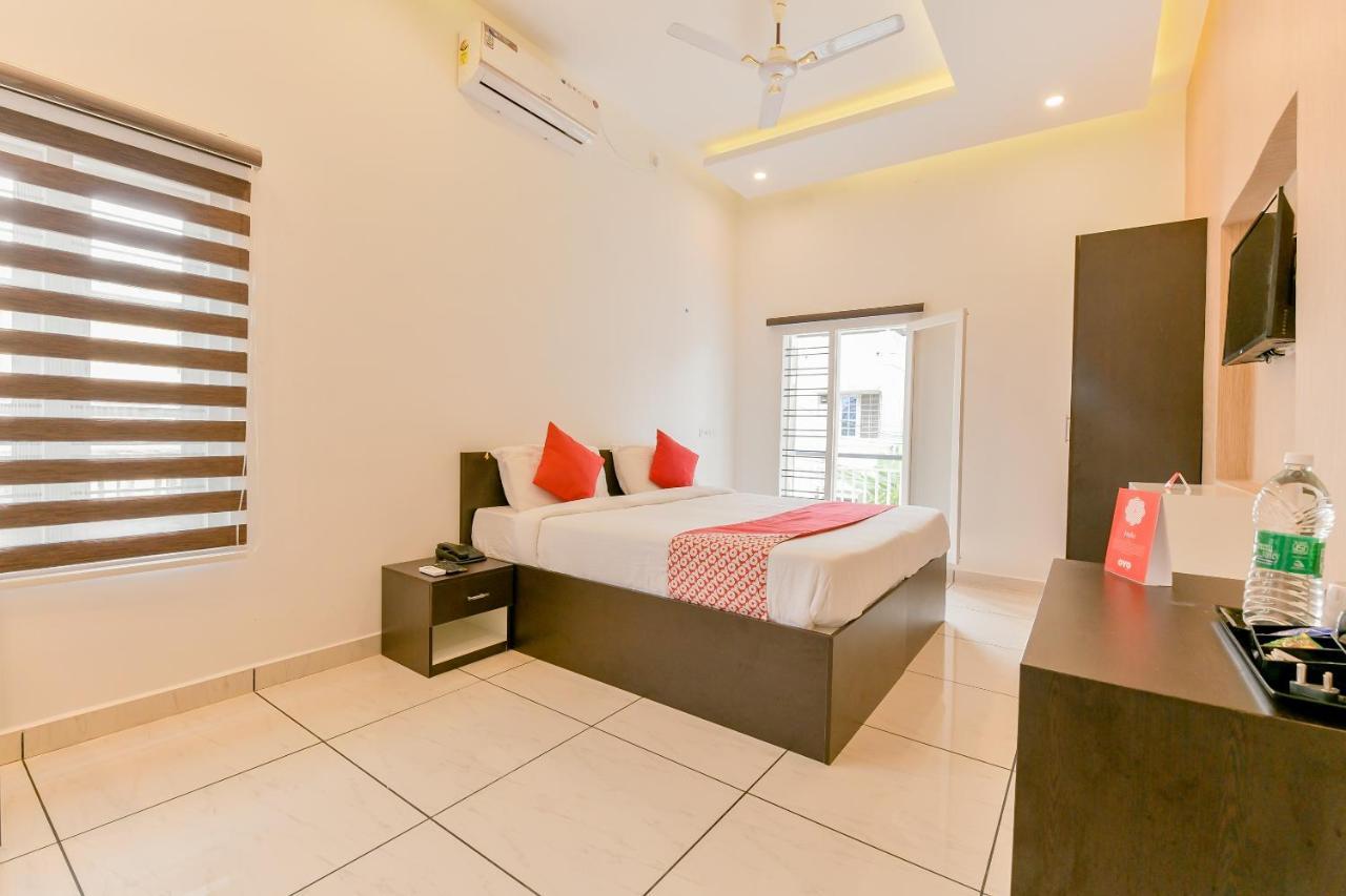 Hotel Vaccinated Staff - Oyo 15973 F Square Kochi Exteriér fotografie